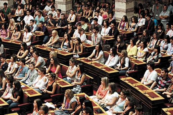 Επιστολή των 18άρηδων:«Εχετε 15 εργάσιμες ημέρες για να ψηφίσουμε όσοι γεννηθήκαμε το 1997»