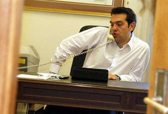 Ολάντ καλεί Τσίπρα στο Παρίσι πριν το Ευρωπαϊκό Συμβούλιο για να να συζητήσει, να διαπραγματευθεί να εξευρεθούν λύσεις"