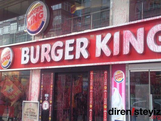 Αντιεξουσιαστές Χορτοφάγοι: υποκατάστημα της Burger King στην Άγκυρα βάφτηκε στα κόκκινα ΦΩΤΟ