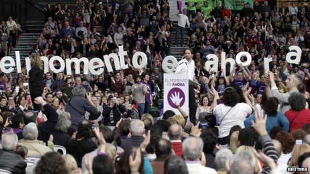 Στους δρόμους οι Podemos «δείχνουν» την κυβέρνηση των πολιτών