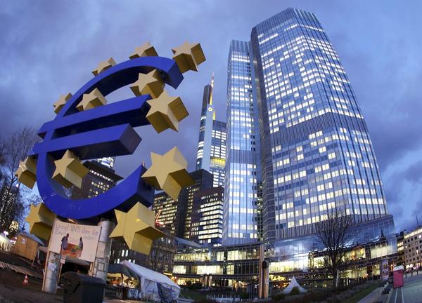 Εξετάζει να αποχωρήσει από την τρόικα η ΕΚΤ