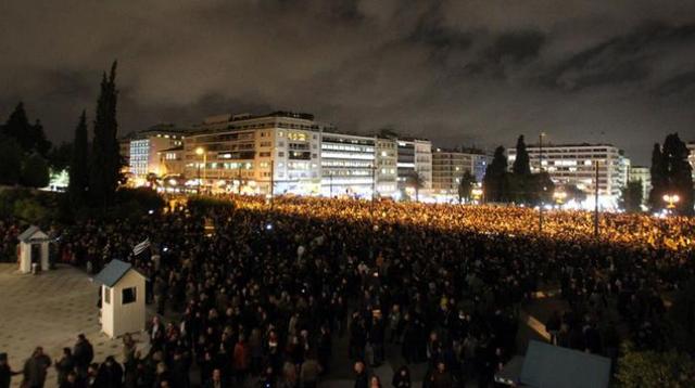 Οι Έλληνες διαδηλώνουν υπέρ της κυβέρνησής τους! Δεν εκβιαζόμαστε - δεν φοβόμαστε (εικόνες)