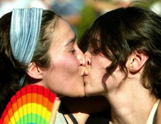 Thessaloniki Pride - Φεστιβάλ Υπερηφάνειας Θεσσαλονίκης: Ερωτευτείτε, μη φοβάστε! Να γεμίσει ο κόσμος με περισσότερη αγάπη!
