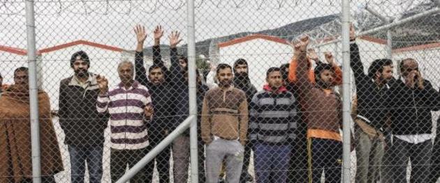Απελευθερώνονται καθημερινά οι μετανάστες από την Αμυγδαλέζα