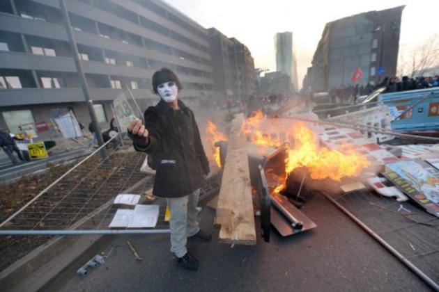 Κάηκε η Φρανκφούρτη - Μεγάλη διαδήλωση ενάντια στη λιτότητα (φωτο - βίντεο)
