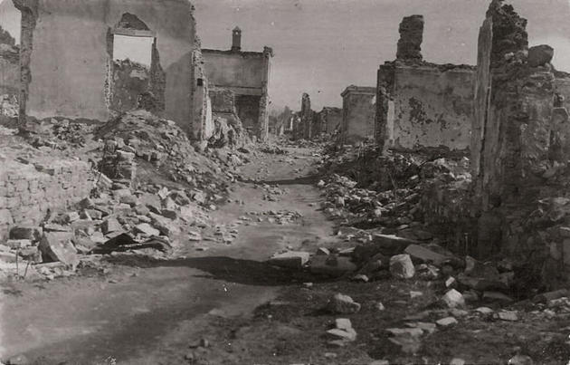 Συλλογή σπάνιων συγκλονιστικών φωτογραφιών από την καταστροφή της Σμύρνης