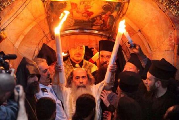 Το Πατριαρχείο Ιεροσολύμων απαντά στην Ένωση Άθεων για τη μεταφορά του Αγίου φωτός