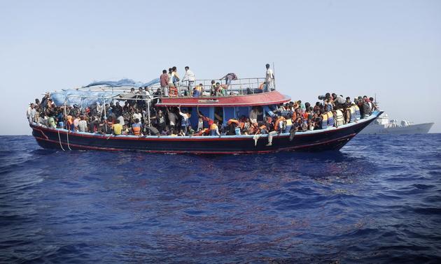 400 πρόσφυγες νεκροί από βύθιση πλοιαρίου στη Μεσόγειο
