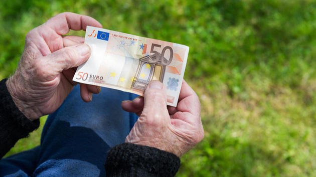 Die Welt: Οι Έλληνες μπορεί να τυπώσουν παράνομα ευρώ! Πότε θα αποκαλυφθεί η απάτη; Αυτά είναι τα 7 σενάρια