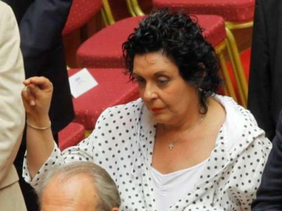 ΒΙΝΤΕΟ | Λιάνα Κανέλλη: Θα κάνω στριπτίζ στο βήμα της Βουλής! Έξαλλη η Κωνσταντοπούλου!