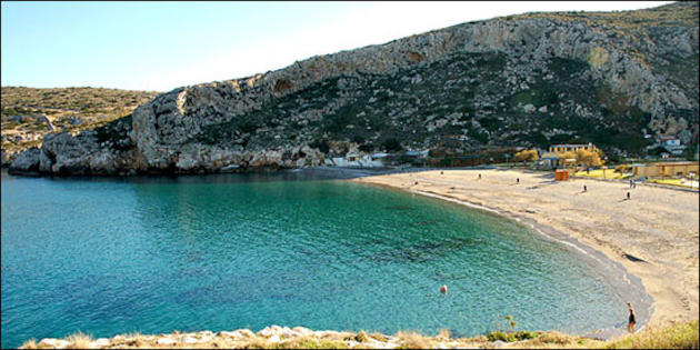 Δωρεάν βουτιές στην Αττική: Οι παραλίες που δεν έχουν είσοδο