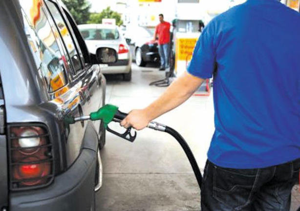 16 τρόποι για να εξοικονομήσετε χρήματα από τη βενζίνη
