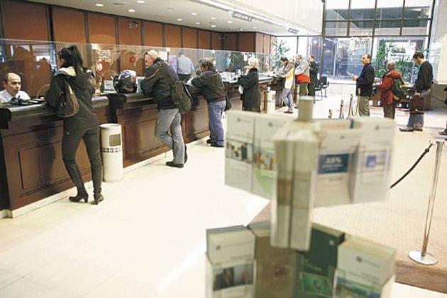 Βαρουφάκης: Πιθανή η επιβολή τέλους στις αναλήψεις καταθέσεων από ATM και τραπεζικά γκισέ