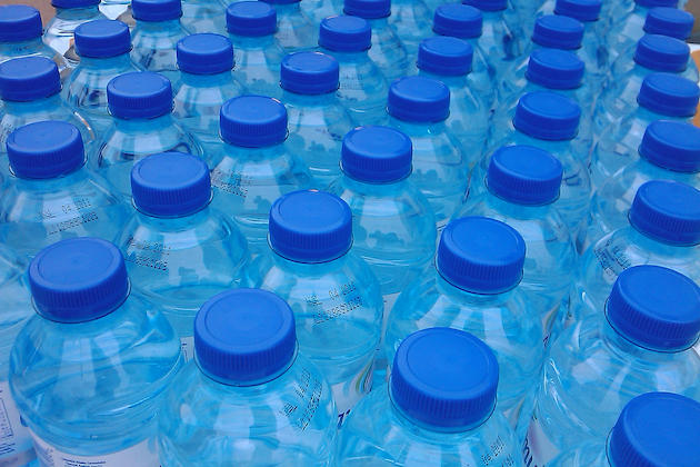 Τι σημαίνουν για την υγεία σας οι αριθμοί στον πάτο των πλαστικών μπουκαλιών