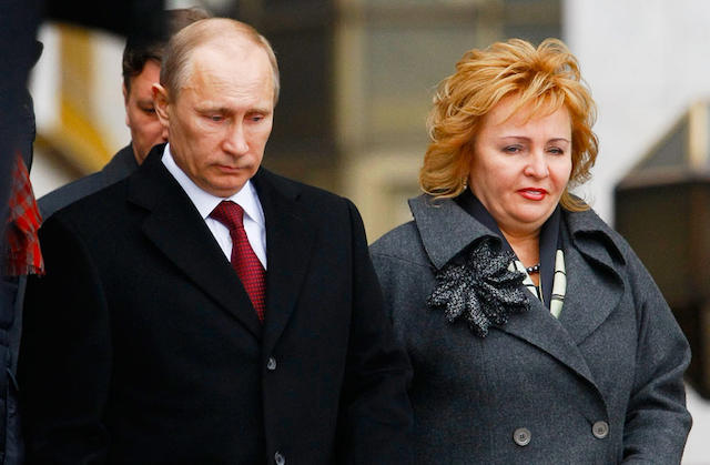 Απίστευτη δήλωση της πρώην συζύγου Πούτιν: "Ο άνδρας μου είναι νεκρός, αυτός που κυβερνά είναι ο σωσίας του"
