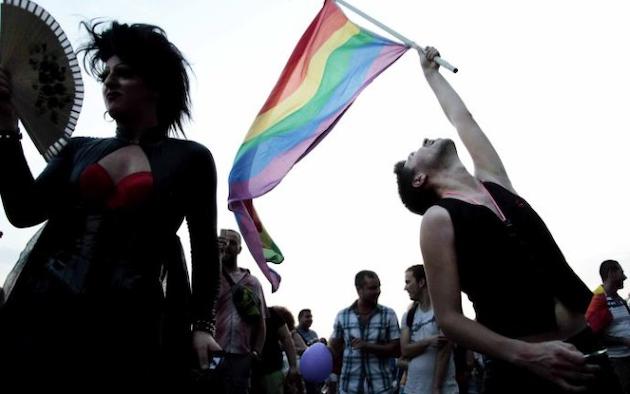 ΦΩΤΟ - ΒΙΝΤΕΟ: Χιλιάδες λαού στο 4ου Thessaloniki Pride - απέτυχε η αγρυπνία του Άνθιμου