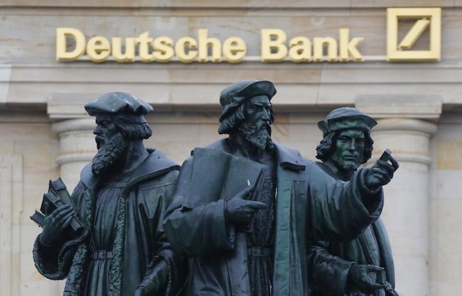 Η διαπραγμάτευση ή πως η Μέρκελ προσπαθεί να σώσει την Deutsche Bank. Του Βασίλη Ρώτα