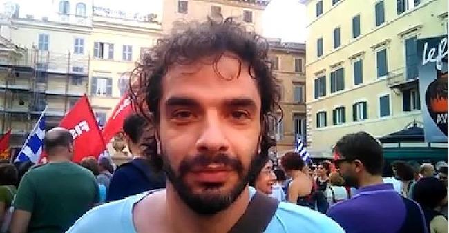 ΒΙΝΤΕΟ | "Σάκη είσαι καραγκιόζης"! Ο συμπρωταγωνιστής του τον κράζει από συγκέντρωση υπέρ του ΟΧΙ στην Ιταλία