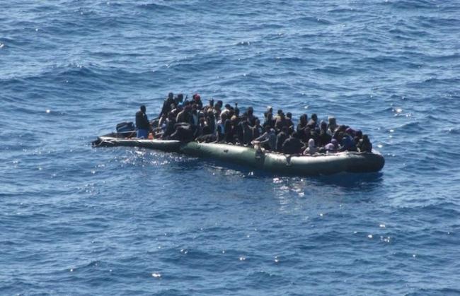 Αγνοούνται 17 μετανάστες μετά από το ναυάγιο στο Αγαθονήσι
