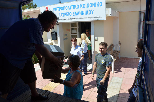 Σουηδός δημοσιογράφος μετά από επίσκεψη σε κοινωνικό ιατρείο: "Δεν πίστευα ποτέ ότι αυτά συμβαίνουν σε Ευρωπαϊκή χώρα, παρά μόνο σε χώρες της Αφρικής"