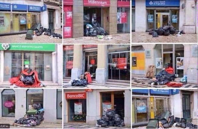 ΦΩΤΟ: Oι άνθρωποι αφήνουν τα σκουπίδια τους μπροστά στις τράπεζες
