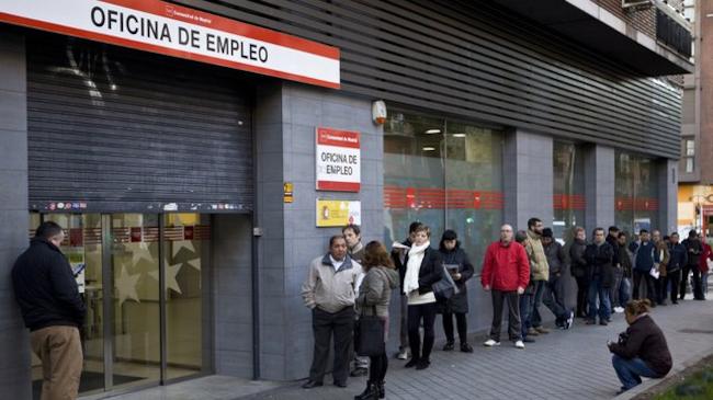 Αγγελία: Συνταξιούχος δίνει 5.000 ευρώ σε όποιον προσλάβει τον απελπισμένο άνεργο γιο του