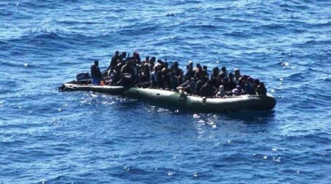 Τραγωδία στη Μεσόγειο - Μετανάστες πνίγηκαν όταν ξεφούσκωσε η λέμβος που τους μετέφερε