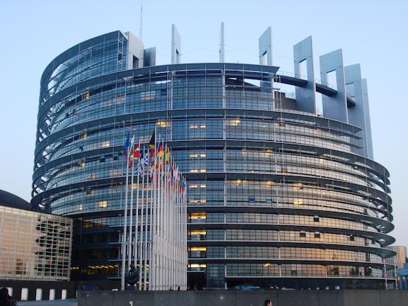 "Το κτίριο του Ευρωπαϊκού Κοινοβουλίου να στεγάσει πρόσφυγες"