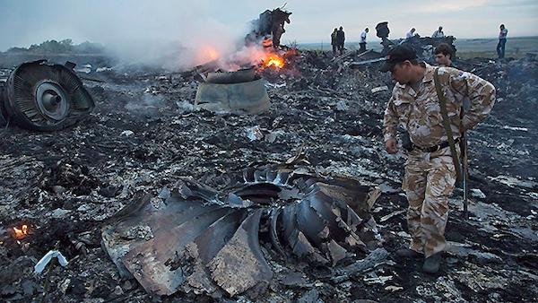 Πύραυλος ρωσικής κατασκευής κατέρριψε το αεροσκάφος της Malaysia Airlines στην Ουκρανία