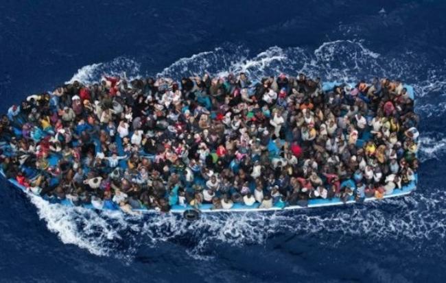 Ένοπλοι μασκοφόροι επιτίθενται σε βάρκες προσφύγων στο Αιγαίο
