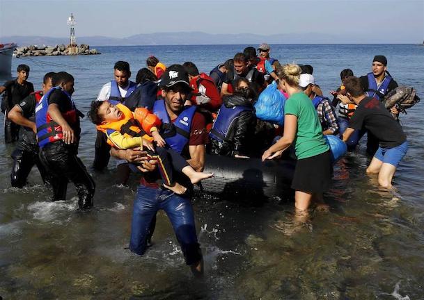 Η μεγαλύτερη τραγωδία στο Αιγαίο: 200 ναυαγοί πρόσφυγες, 3 νεκροί, 75 -85 αγνοούμενοι