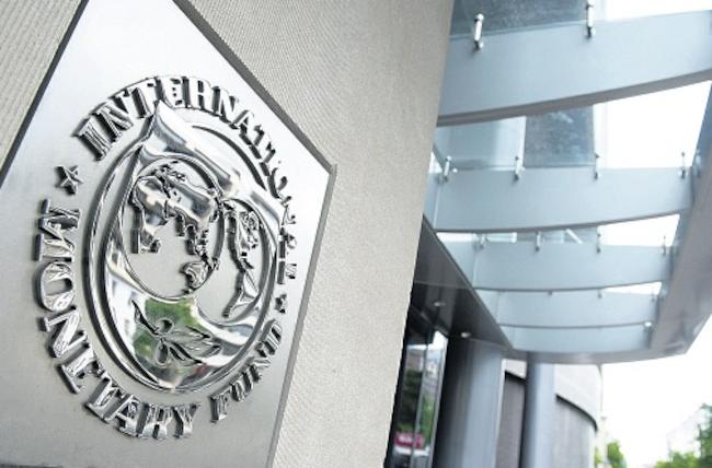 ΔΝΤ: Συμμετοχή στο νέο πρόγραμμα μόνο με αναδιάρθρωση του ελληνικού χρέους