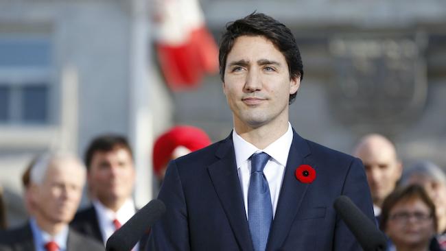 BINTEO: Η αποστομωτική απάντηση του νέου Καναδού Πρωθυπουργού γιατί έβαλε 15 γυναίκες υπουργούς
