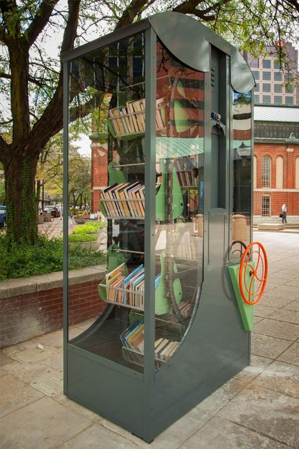Ανταλλακτικές δημόσιες βιβλιοθήκες γεμάτες με δωρεάν βιβλία (photos)