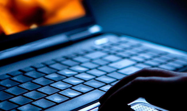 Δίωξη Ηλεκτρονικού Εγκλήματος: Πώς επιτήδειοι με "αόρατο" λογισμικό παρακολουθούν κινητά