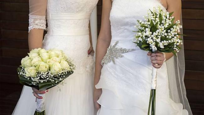 Σε διαβούλευση το πολυνομοσχέδιο για σύμφωνο συμβίωσης και ομόφυλων ζευγαριών: Τι προβλέπει