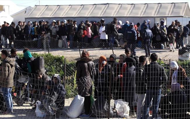 Ο στρατός των Σκοπίων υψώνει σιδερένιο φράχτη για τους πρόσφυγες, στα σύνορα με την Ελλάδα!