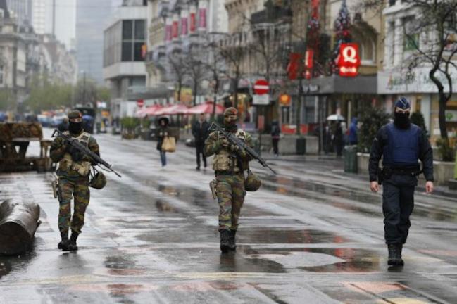 Κόκκινος συναγερμός στις Βρυξέλλες! Στους δρόμους ο στρατός! Επικείμενη τρομοκρατική επίθεση όπως στο Παρίσι