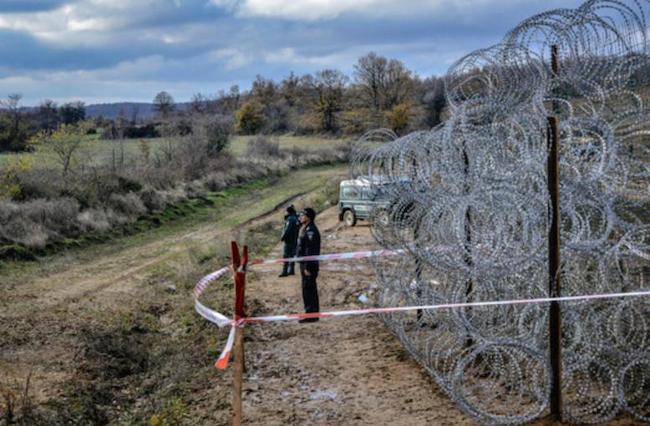 ΠΓΔΜ: Υψώνει φράχτη στα σύνορα με την Ελλάδα