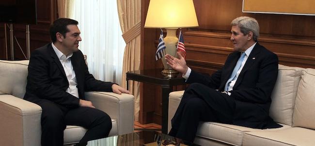Στην Αθήνα ο Τζον Κέρι: «Οι ΗΠΑ θα κάνουν ότι μπορούν για να βοηθήσουν την Ελλάδα, οικονομικά και στο θέμα των προσφύγων» (BINTEO)