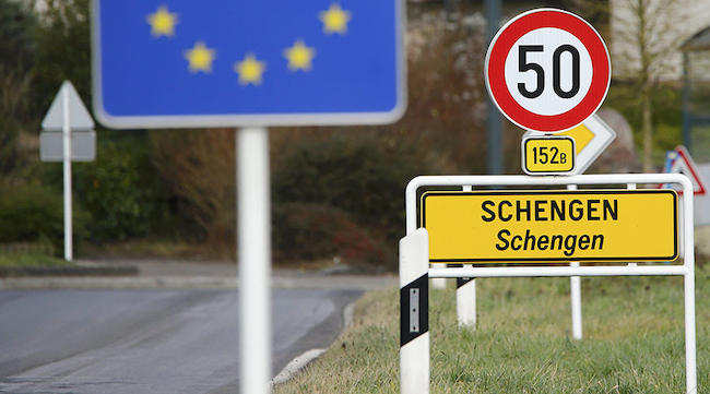 Το Βέλγιο αναστέλλει τη Σένγκεν