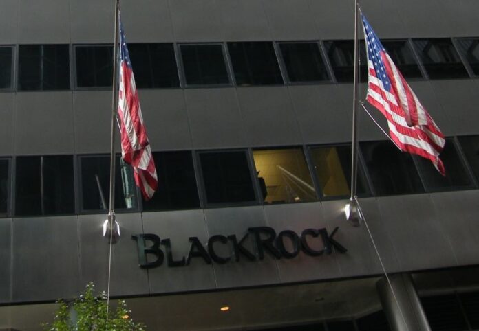 Πώς το επενδυτικό ταμείο Blackrock πυροδότησε την παγκόσμια ενεργειακή κρίση