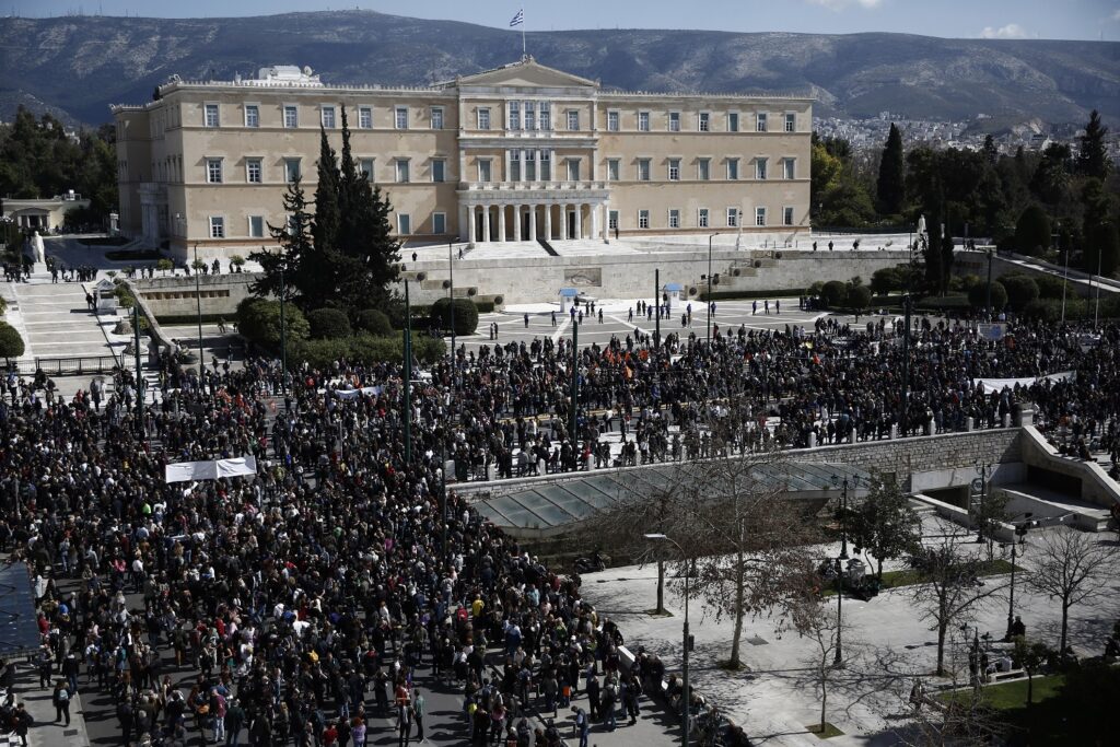 Μεγαλειώδες συλλαλητήριο στην Αθήνα: Πάνω από 100.000 το πλήθος στο κέντρο