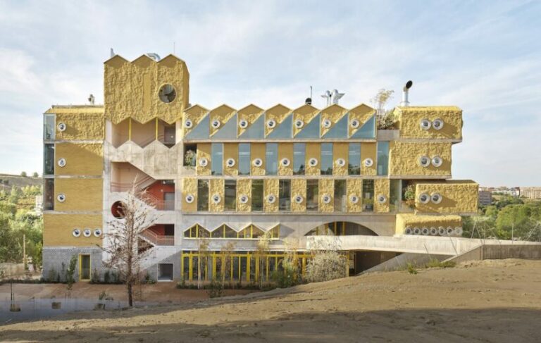 Ένα εντυπωσιακό σχολείο όπως το ονειρεύτηκαν οι μαθητές και οι μαθήτριές του