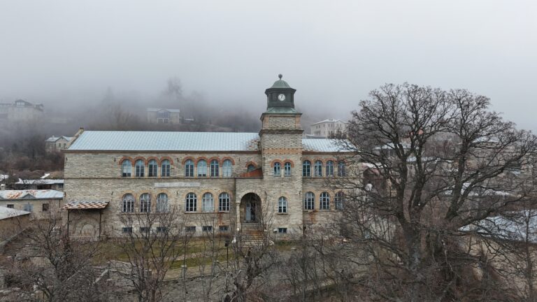 Νυμφαίο: Το πετρόχτιστο ορεινό διαμάντι της Φλώρινας (βίντεο)